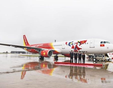 may bay vietjet son bieu tuong du lich tphcm 3